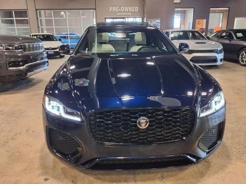 2022 Jaguar XF SE