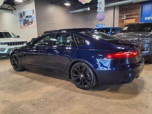 2022 Jaguar XF SE