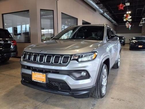 2023 Jeep Compass Latitude Lux