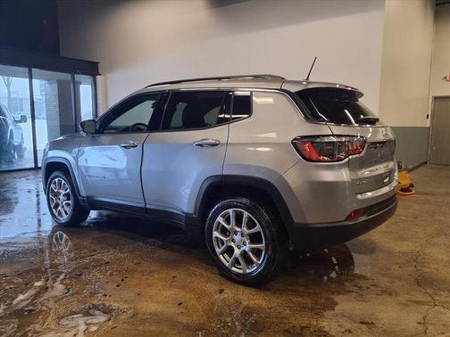 2023 Jeep Compass Latitude Lux