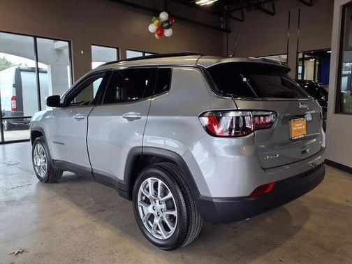2023 Jeep Compass Latitude Lux