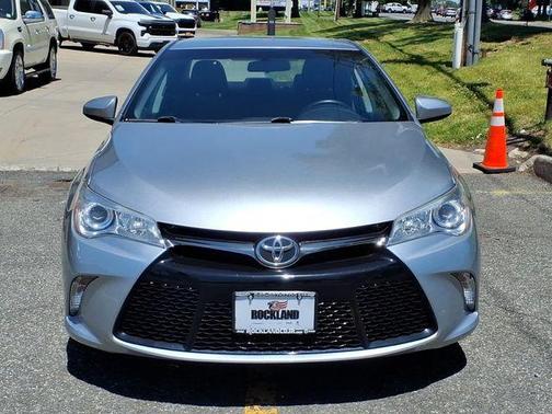 Celestial Silver Metallic 2015 Toyota Camry SE