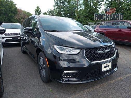 2022 Chrysler Pacifica Hybrid Touring L