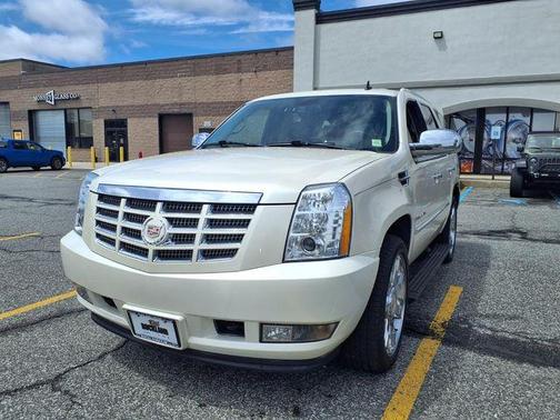 White Diamond Clearcoat 2009 Cadillac Escalade Base