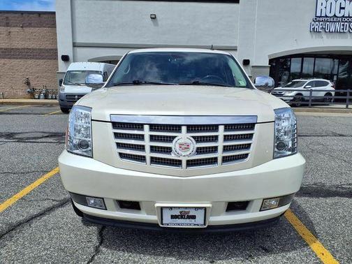 White Diamond Clearcoat 2009 Cadillac Escalade Base