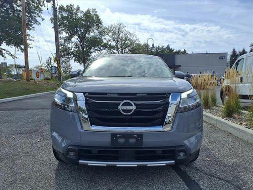2022 Nissan Pathfinder Platinum