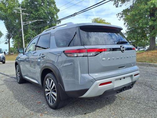 2022 Nissan Pathfinder Platinum