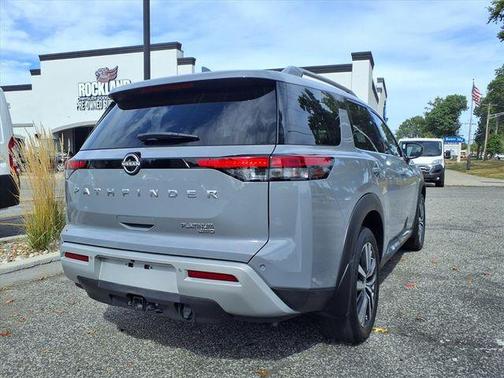 2022 Nissan Pathfinder Platinum