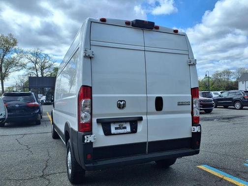 Bright White Clearcoat 2024 RAM ProMaster 2500 High Roof