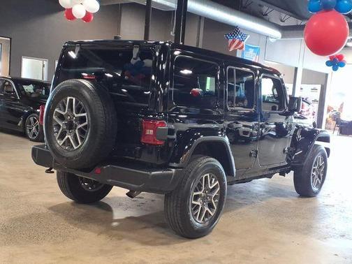 Black Clearcoat 2025 Jeep Wrangler Sahara