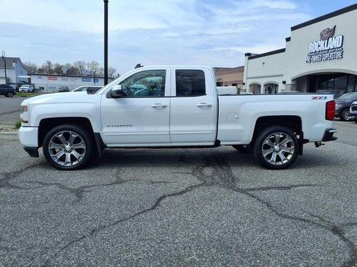 Summit White 2017 Chevrolet Silverado 1500 LT