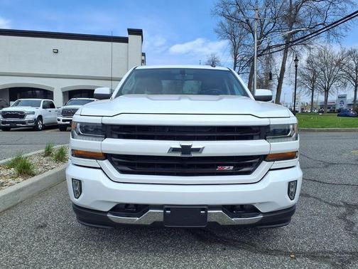 Summit White 2017 Chevrolet Silverado 1500 LT