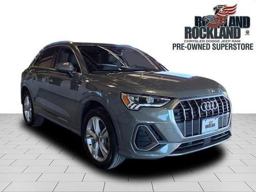 Chronos Gray Metallic 2023 Audi Q3 45 S line Premium
