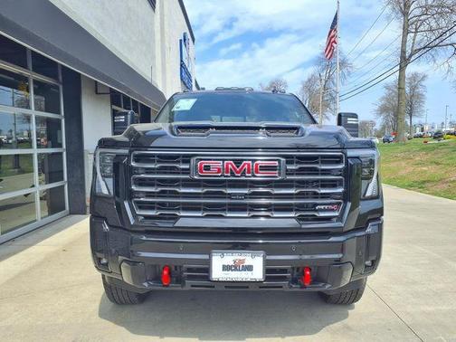 Onyx Black 2025 GMC Sierra 2500 AT4