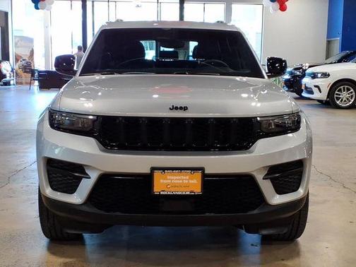 Silver Zynith 2023 Jeep Grand Cherokee Altitude
