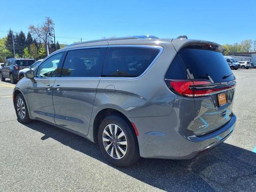 2021 Chrysler Pacifica Touring-L