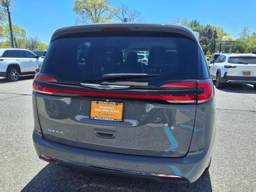 2021 Chrysler Pacifica Touring-L