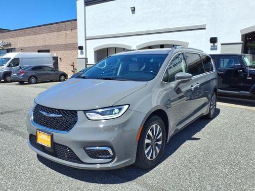 2021 Chrysler Pacifica Touring-L