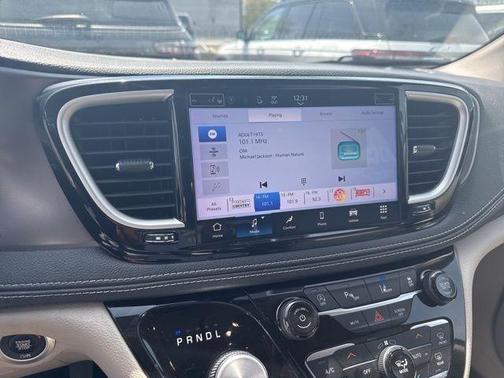 2021 Chrysler Pacifica Touring-L