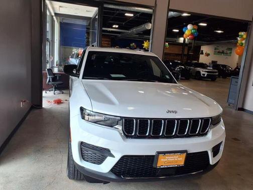 2024 Jeep Grand Cherokee Laredo