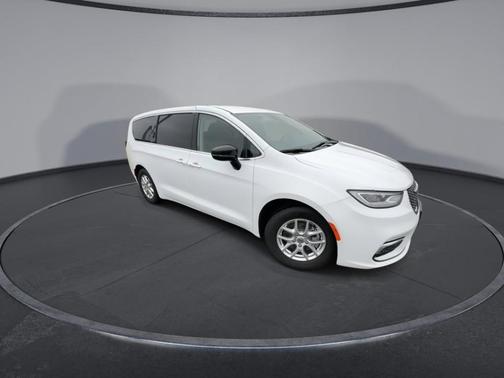 2024 Chrysler Pacifica Touring-L