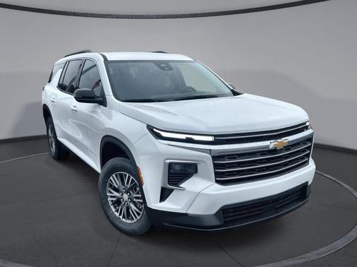 White 2026 Chevrolet Traverse LT