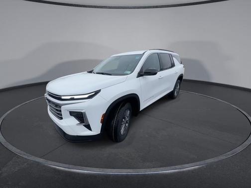 Summit White 2026 Chevrolet Traverse LT