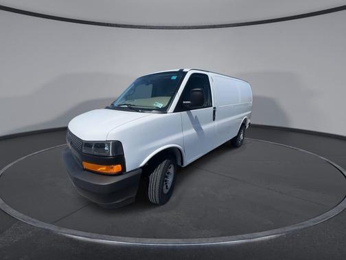 Summit White 2026 Chevrolet Express 2500 Work Van