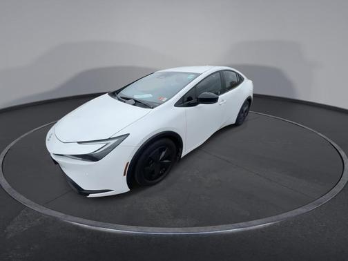 2025 Toyota Prius LE