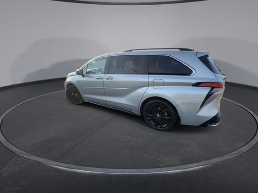 2021 Toyota Sienna XSE 7 Passenger