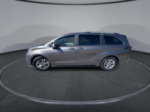 2023 Toyota Sienna Platinum 7 passenger