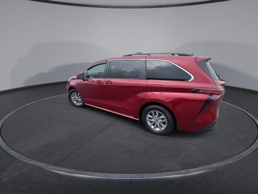 2022 Toyota Sienna LE
