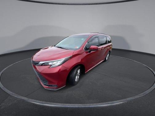 2022 Toyota Sienna LE