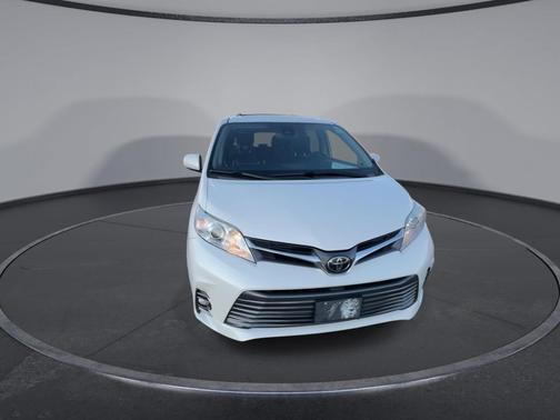 2019 Toyota Sienna XLE Premium