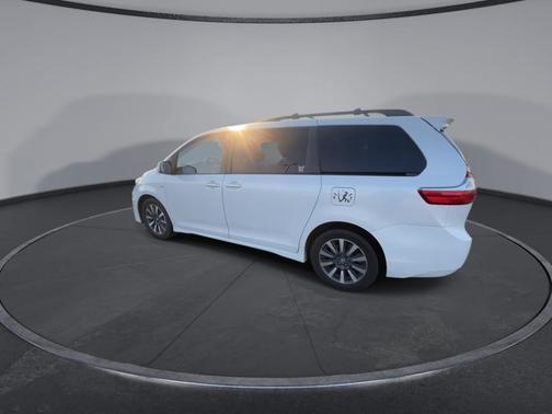 2019 Toyota Sienna XLE Premium