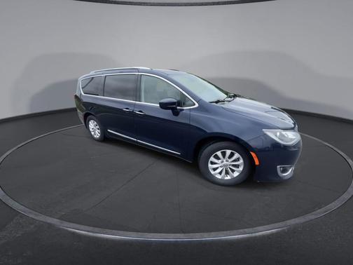 2019 Chrysler Pacifica Touring-L