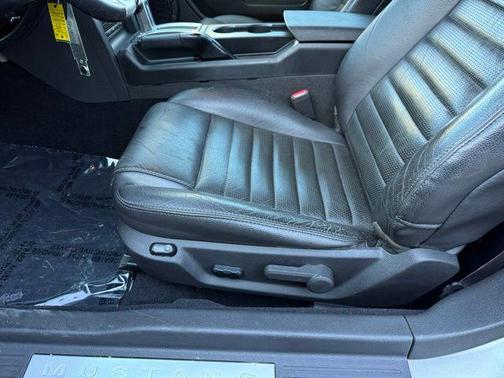 Silver 2008 Ford Mustang GT Deluxe