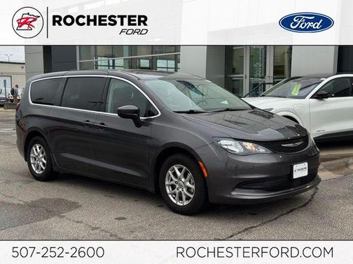 Granite Crystal Metallic Clearcoat 2023 Chrysler Voyager LX