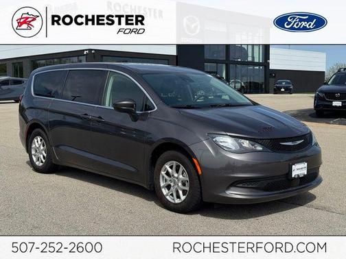 Granite Crystal Metallic Clearcoat 2023 Chrysler Voyager LX
