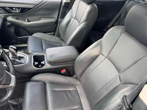 Ice Silver Metallic 2021 Subaru Outback Limited XT