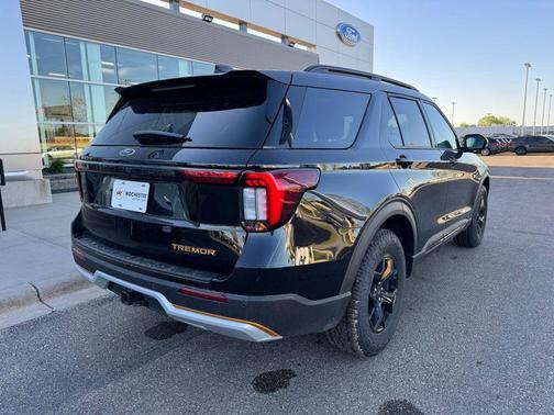 Agate Black Metallic 2026 Ford Explorer Tremor