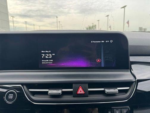 Pluton Blue/Black Roof 2024 Kia Seltos S