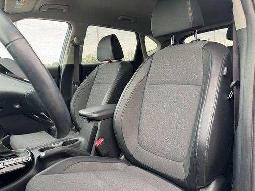 Pluton Blue/Black Roof 2024 Kia Seltos S