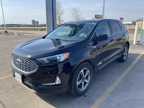 Agate Black Metallic 2024 Ford Edge SEL