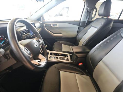 Agate Black Metallic 2022 Ford Explorer XLT