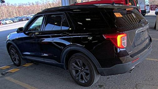 Agate Black Metallic 2022 Ford Explorer XLT