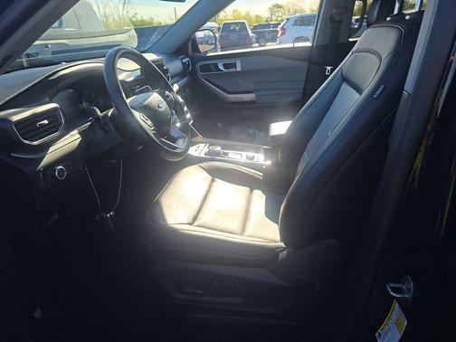 Agate Black Metallic 2023 Ford Explorer XLT