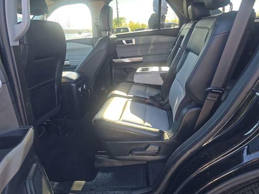 Agate Black Metallic 2023 Ford Explorer XLT