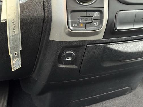 2017 RAM 1500 SLT