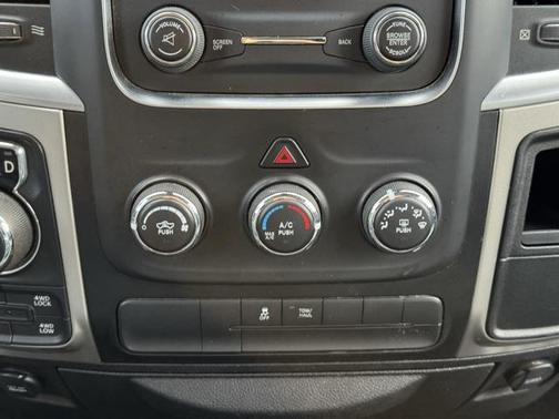 2017 RAM 1500 SLT